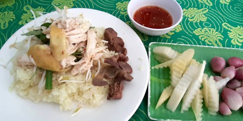 Chưa ăn cơm gà bà Luận, coi như chưa tới Quảng Nam - Ảnh 4. Chưa ăn cơm gà bà Luận, coi như chưa tới Quảng Nam - Ảnh 4.