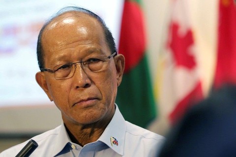 Philippines mắng tàu cá Trung Quốc hành vi hèn nhát, cám ơn Việt Nam - Ảnh 1. Philippines mắng tàu cá Trung Quốc hành vi hèn nhát, cám ơn Việt Nam - Ảnh 1.