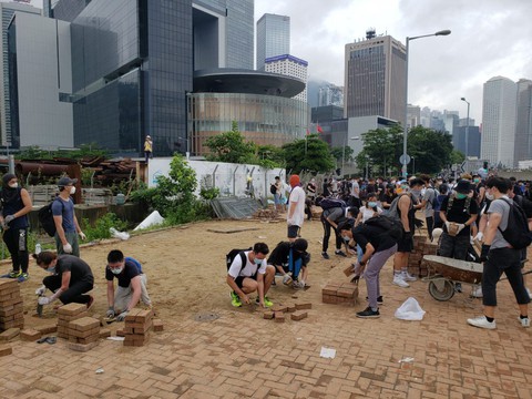 Biển người biểu tình gây sức ép, Hong Kong hủy thảo luận dự luật dẫn độ - Ảnh 1. Biển người biểu tình gây sức ép, Hong Kong hủy thảo luận dự luật dẫn độ - Ảnh 1.