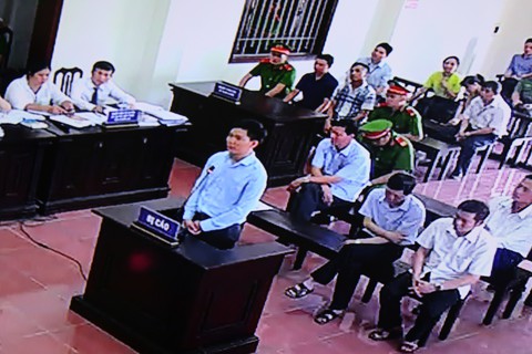 Bác sĩ Hoàng Công Lương xin được hưởng án treo - Ảnh 1. Bác sĩ Hoàng Công Lương xin được hưởng án treo - Ảnh 1.