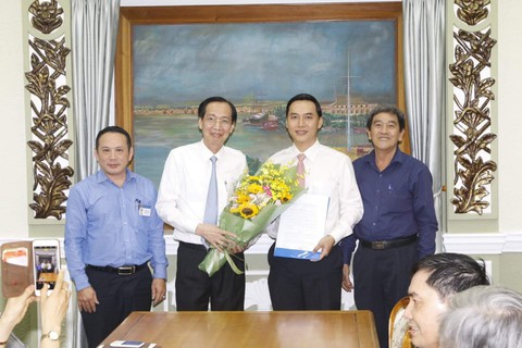 Ông Mai Hữu Quyết làm phó chánh văn phòng UBND TP.HCM - Ảnh 1. Ông Mai Hữu Quyết làm phó chánh văn phòng UBND TP.HCM - Ảnh 1.