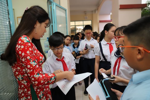 4.200 học sinh TP.HCM đua vào lớp 6 chuyên Trần Đại Nghĩa - Ảnh 8. 4.200 học sinh TP.HCM đua vào lớp 6 chuyên Trần Đại Nghĩa - Ảnh 8.