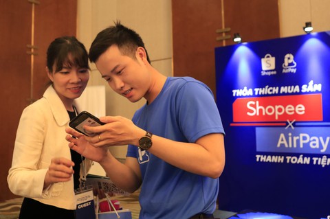 Phó thủ tướng Vương Đình Huệ đánh giá cao sáng kiến Ngày không tiền mặt - Ảnh 1. Phó thủ tướng Vương Đình Huệ đánh giá cao sáng kiến Ngày không tiền mặt - Ảnh 1.