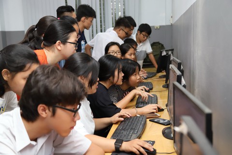TP.HCM công bố điểm thi lớp 10 - Ảnh 1. TP.HCM công bố điểm thi lớp 10 - Ảnh 1.