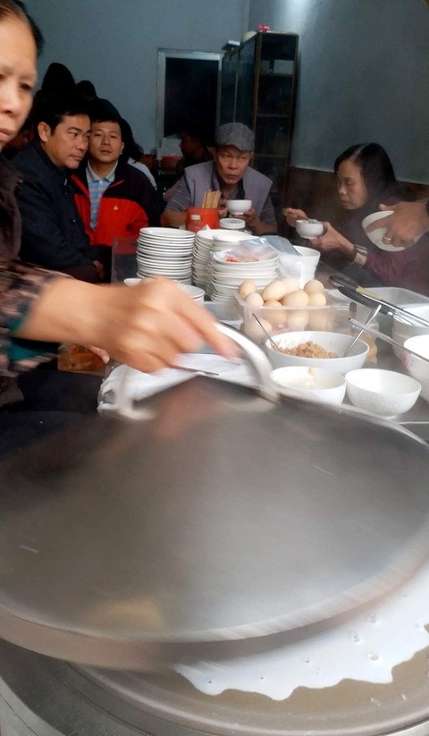 Bánh cuốn canh Cao Bằng: Ngon từ thịt, ngọt từ... súp - Ảnh 4. Bánh cuốn canh Cao Bằng: Ngon từ thịt, ngọt từ... súp - Ảnh 4.