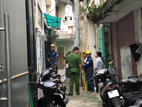 Vụ 7 bà cháu ngạt khí: Nếu biết ông Hai nợ tiền điện bà con đã giúp đỡ - Ảnh 1. Vụ 7 bà cháu ngạt khí: Nếu biết ông Hai nợ tiền điện bà con đã giúp đỡ - Ảnh 1.