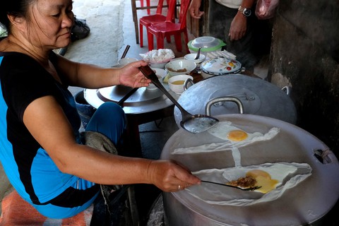 Bánh cuốn canh Cao Bằng: Ngon từ thịt, ngọt từ... súp - Ảnh 3. Bánh cuốn canh Cao Bằng: Ngon từ thịt, ngọt từ... súp - Ảnh 3.