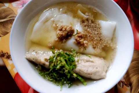 Bánh cuốn canh Cao Bằng: Ngon từ thịt, ngọt từ... súp - Ảnh 2. Bánh cuốn canh Cao Bằng: Ngon từ thịt, ngọt từ... súp - Ảnh 2.