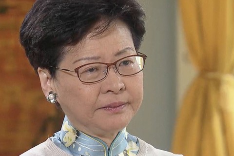 Lãnh đạo Hong Kong bị tố rơi nước mắt cá sấu trên truyền hình - Ảnh 2. Lãnh đạo Hong Kong bị tố rơi nước mắt cá sấu trên truyền hình - Ảnh 2.