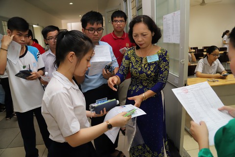 Trường trung học Thực hành công bố điểm chuẩn vào lớp 10 chuyên - Ảnh 1. Trường trung học Thực hành công bố điểm chuẩn vào lớp 10 chuyên - Ảnh 1.