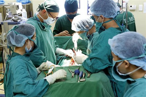 Phẫu thuật cho trẻ dị tật cơ quan vận động và sẹo di chứng bỏng - Ảnh 1. Phẫu thuật cho trẻ dị tật cơ quan vận động và sẹo di chứng bỏng - Ảnh 1.