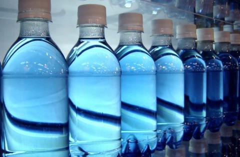 Thu hồi sản phẩm nước uống đóng chai từ Malaysia - Ảnh 1. Thu hồi sản phẩm nước uống đóng chai từ Malaysia - Ảnh 1.