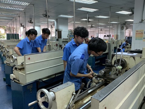 Tự chủ đại học: Hào hứng lẫn băn khoăn chờ luật mới - Ảnh 1. Tự chủ đại học: Hào hứng lẫn băn khoăn chờ luật mới - Ảnh 1.