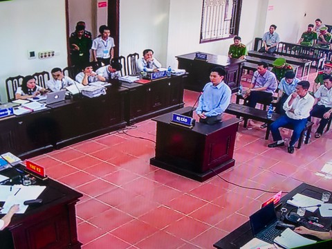Hoàng Công Lương muốn chuộc lỗi bằng việc chữa bệnh - Ảnh 1. Hoàng Công Lương muốn chuộc lỗi bằng việc chữa bệnh - Ảnh 1.
