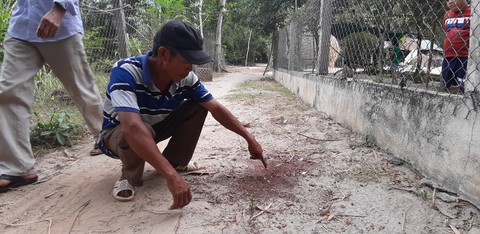 Khởi tố 6 người trong nhóm thanh niên truy sát làm 3 cha con thương vong - Ảnh 1. Khởi tố 6 người trong nhóm thanh niên truy sát làm 3 cha con thương vong - Ảnh 1.