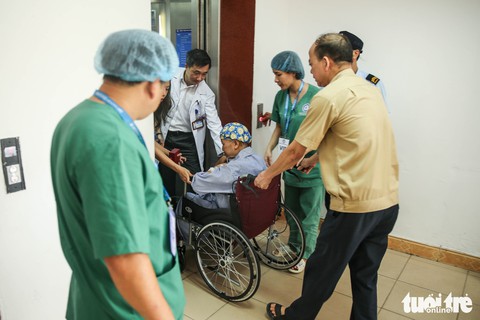 Người mẹ ung thư gặp con: Mẹ cháu đã chờ giây phút này rất lâu rồi - Ảnh 5. Người mẹ ung thư gặp con: Mẹ cháu đã chờ giây phút này rất lâu rồi - Ảnh 5.