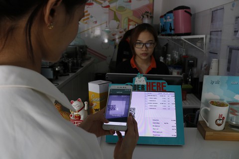 Sốc với những khuyến mãi khủng Ngày không tiền mặt - Ảnh 5. Sốc với những khuyến mãi khủng Ngày không tiền mặt - Ảnh 5.