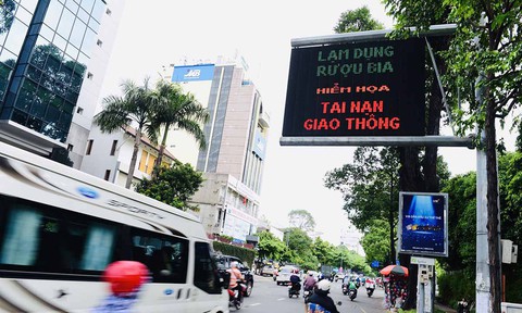 Hành trình trắc trở của quy định cấm tiệt rượu bia khi lái xe - Ảnh 1. Hành trình trắc trở của quy định cấm tiệt rượu bia khi lái xe - Ảnh 1.