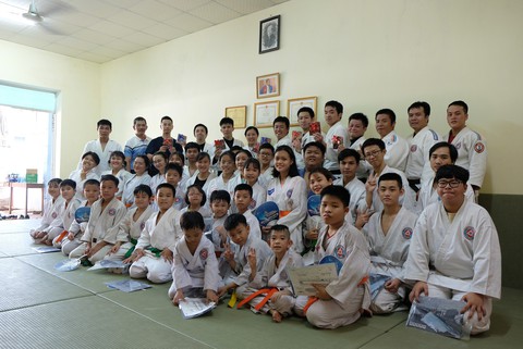 Lính thủy Nhật vật Judo với vận động viên Việt - Ảnh 4. Lính thủy Nhật vật Judo với vận động viên Việt - Ảnh 4.