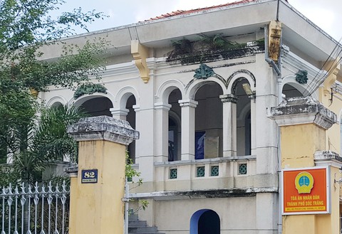 Viện KSND tối cao truy tố nguyên phó chánh án ra quyết định trái luật - Ảnh 1. Viện KSND tối cao truy tố nguyên phó chánh án ra quyết định trái luật - Ảnh 1.