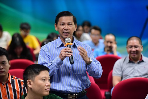 Xài thẻ ngân hàng, cân đối được chi tiêu hay phóng tay tẹt ga? - Ảnh 4. Xài thẻ ngân hàng, cân đối được chi tiêu hay phóng tay tẹt ga? - Ảnh 4.