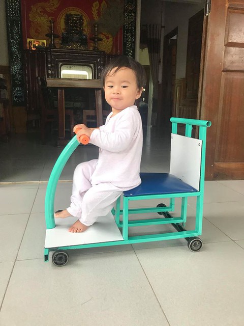Thầy giáo tự tay làm tàu lượn mini, xích đu... cho con gái - Ảnh 9. Thầy giáo tự tay làm tàu lượn mini, xích đu... cho con gái - Ảnh 9.