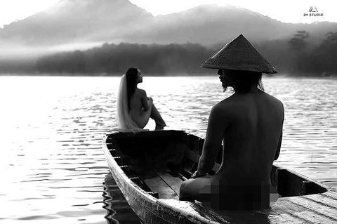 Từ chuyện Ngọc Trinh đến chuyện... ao sen, làm sao thoát phản cảm? - Ảnh 3. Từ chuyện Ngọc Trinh đến chuyện... ao sen, làm sao thoát phản cảm? - Ảnh 3.