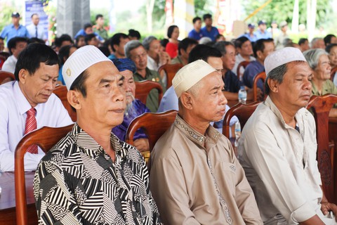 Rực rỡ lễ giỗ Đức Lễ Thành Hầu Nguyễn Hữu Cảnh - Ảnh 5. Rực rỡ lễ giỗ Đức Lễ Thành Hầu Nguyễn Hữu Cảnh - Ảnh 5.