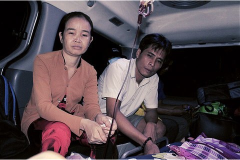 Giây phút cuối cùng, em vẫn cười giữa những vì sao - Ảnh 3. Giây phút cuối cùng, em vẫn cười giữa những vì sao - Ảnh 3.