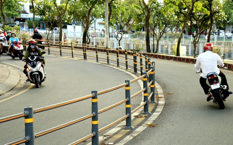 Điểm đen tai nạn giao thông lan đến trung tâm TP.HCM - Ảnh 4. Điểm đen tai nạn giao thông lan đến trung tâm TP.HCM - Ảnh 4.