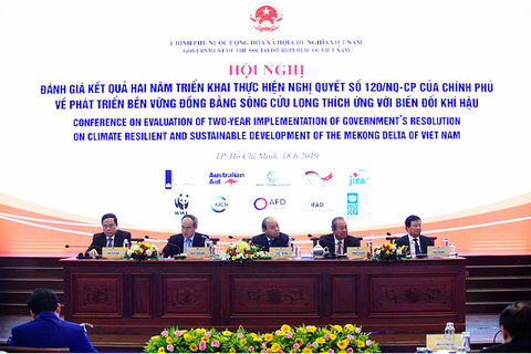 Không chỉ kết nối hạ tầng, 13 địa phương ĐBSCL phải bước cùng nhau - Ảnh 1. Không chỉ kết nối hạ tầng, 13 địa phương ĐBSCL phải bước cùng nhau - Ảnh 1.