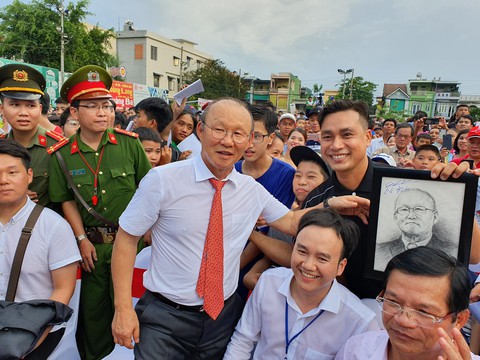 Ông Park Hang Seo hứa sẽ làm hết mình vì bóng đá Việt Nam - Ảnh 2. Ông Park Hang Seo hứa sẽ làm hết mình vì bóng đá Việt Nam - Ảnh 2.