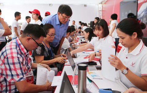 Xe Vinfast đến tay khách hàng, thêm lựa chọn cho người mua ôtô - Ảnh 2. Xe Vinfast đến tay khách hàng, thêm lựa chọn cho người mua ôtô - Ảnh 2.