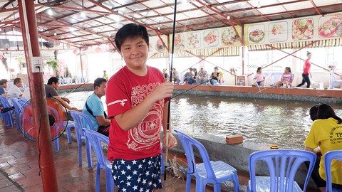 Ngày hè, cả nhà đi câu, ngắm sông Sài Gòn bằng buýt - Ảnh 3. Ngày hè, cả nhà đi câu, ngắm sông Sài Gòn bằng buýt - Ảnh 3.