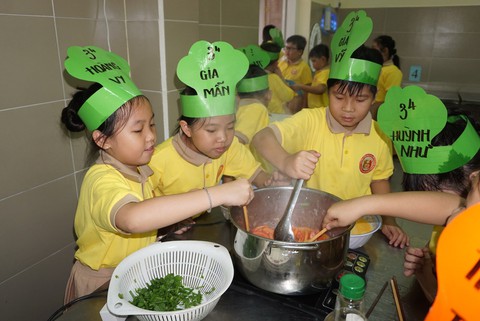 Thông báo mới nhất về việc cho học sinh nghỉ học của UBND TP.HCM - Ảnh 1. Thông báo mới nhất về việc cho học sinh nghỉ học của UBND TP.HCM - Ảnh 1.