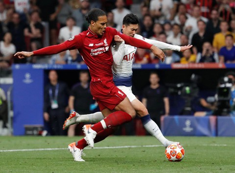 Son Heung Min bứt tốc thần sầu nhưng Van Dijk đã... phá thành công - Ảnh 4. Son Heung Min bứt tốc thần sầu nhưng Van Dijk đã... phá thành công - Ảnh 4.