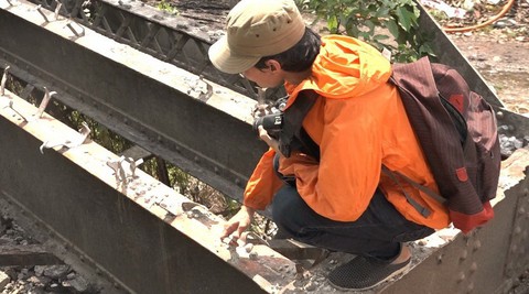 Đường ray hơn 100 năm dỡ từ cầu sắt Phú Long bị bán phế liệu - Ảnh 1. Đường ray hơn 100 năm dỡ từ cầu sắt Phú Long bị bán phế liệu - Ảnh 1.