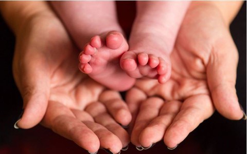 Telegraph: Hơn 6 triệu người Anh nhận nhầm cha ruột - Ảnh 1. Telegraph: Hơn 6 triệu người Anh nhận nhầm cha ruột - Ảnh 1.