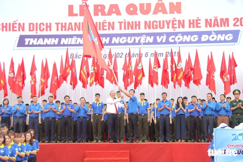 Mùa tình nguyện, mùa đóng góp sức trẻ cho bản làng, thôn xóm - Ảnh 1. Mùa tình nguyện, mùa đóng góp sức trẻ cho bản làng, thôn xóm - Ảnh 1.