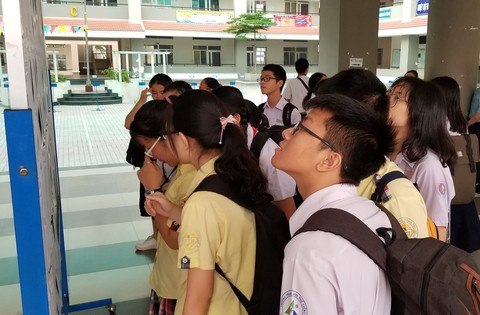 Gần 200.000 thí sinh chính thức bước vào thi lớp 10 tại TP.HCM và Hà Nội - Ảnh 8. Gần 200.000 thí sinh chính thức bước vào thi lớp 10 tại TP.HCM và Hà Nội - Ảnh 8.