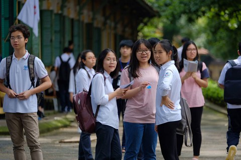 Hà Nội công bố điểm chuẩn vào lớp 10 công lập - Ảnh 4. Hà Nội công bố điểm chuẩn vào lớp 10 công lập - Ảnh 4.