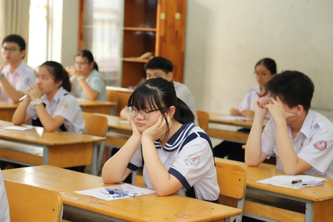 Vui buồn học trò đi thi lớp 10 - Ảnh 7. Vui buồn học trò đi thi lớp 10 - Ảnh 7.