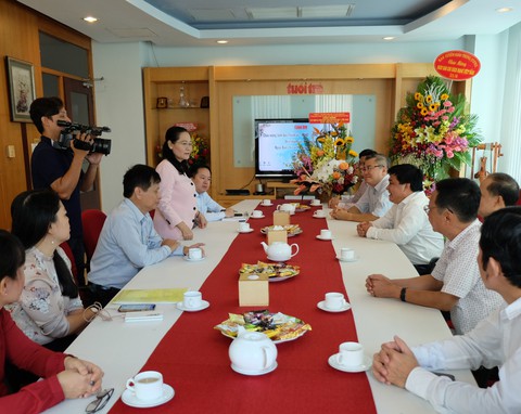 Báo Tuổi Trẻ là ‘món ăn tinh thần’ của người dân - Ảnh 2. Báo Tuổi Trẻ là ‘món ăn tinh thần’ của người dân - Ảnh 2.