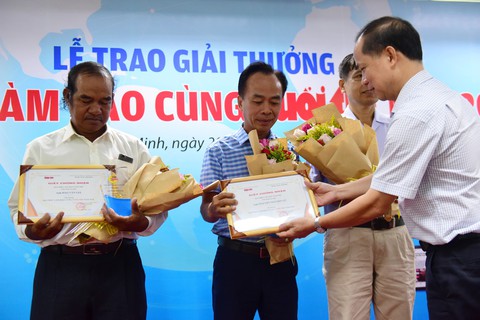 Không thể xa rời Tuổi Trẻ... - Ảnh 1. Không thể xa rời Tuổi Trẻ... - Ảnh 1.