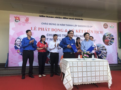 Một ngày làm nhân viên siêu thị - Ảnh 2. Một ngày làm nhân viên siêu thị - Ảnh 2.