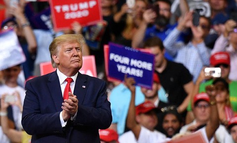 Ông Trump kêu gọi người ủng hộ giữ đội hình này thêm 4 năm nữa - Ảnh 1. Ông Trump kêu gọi người ủng hộ giữ đội hình này thêm 4 năm nữa - Ảnh 1.
