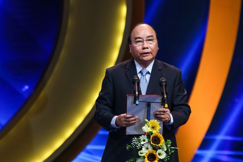 Thủ tướng Nguyễn Xuân Phúc: Thông tin tích cực phải là dòng chủ lưu - Ảnh 1. Thủ tướng Nguyễn Xuân Phúc: Thông tin tích cực phải là dòng chủ lưu - Ảnh 1.