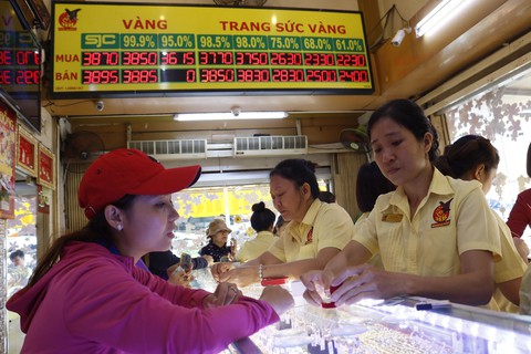 Giá vàng lên 39 triệu đồng/lượng - Ảnh 1. Giá vàng lên 39 triệu đồng/lượng - Ảnh 1.