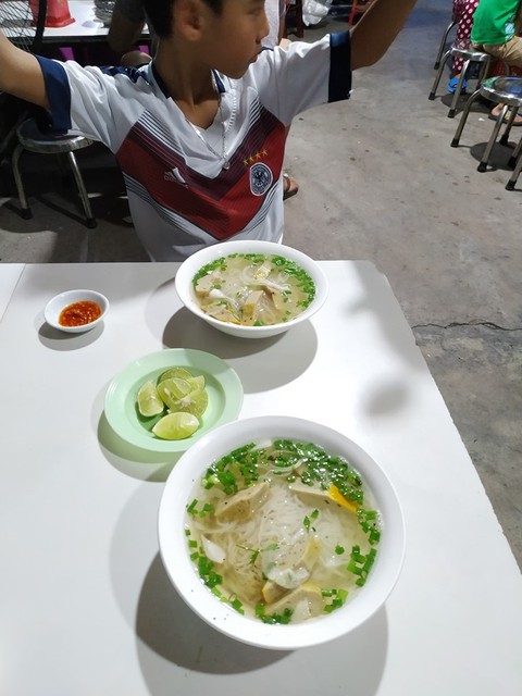 Vì sao bánh canh chả cá Nha Trang ngon nức nở? - Ảnh 1. Vì sao bánh canh chả cá Nha Trang ngon nức nở? - Ảnh 1.