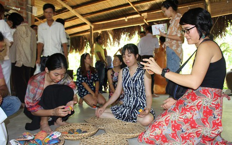 Giờ là lúc sống giấc mơ đời mình... - Ảnh 1. Giờ là lúc sống giấc mơ đời mình... - Ảnh 1.